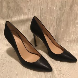 Classic Black Pumps NWOT
